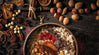 Porridge-Bowl mit Nuss-Topping
