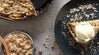 Haferflocken-Apfelkuchen mit Vanilleeis